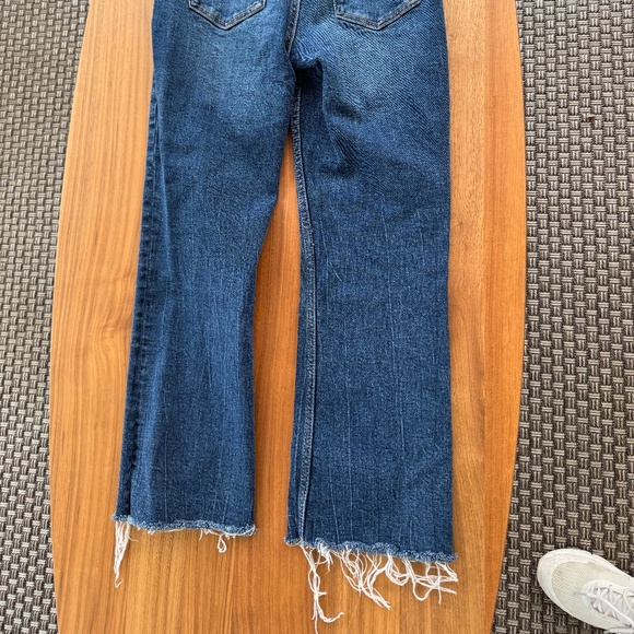 Zara, Cropped, Raw Hem, Size 2, Blue Denim Jean - Picture 4 of 7